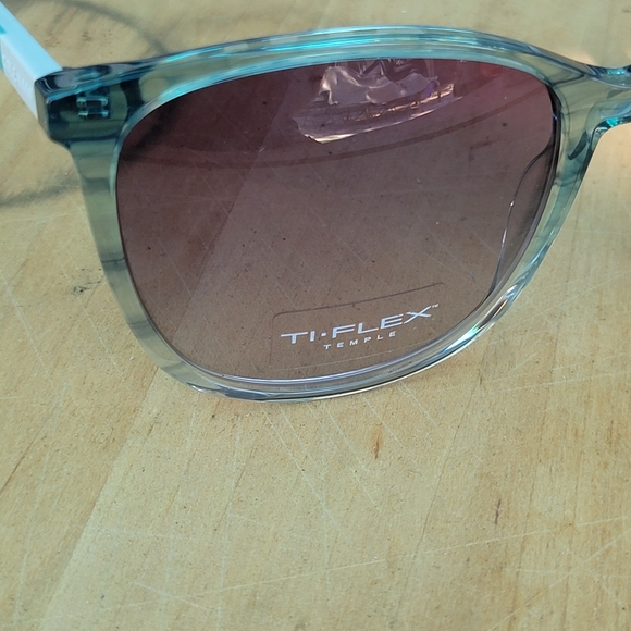 Cole Haan CH7082 Sunglasses - Picture 9 of 11